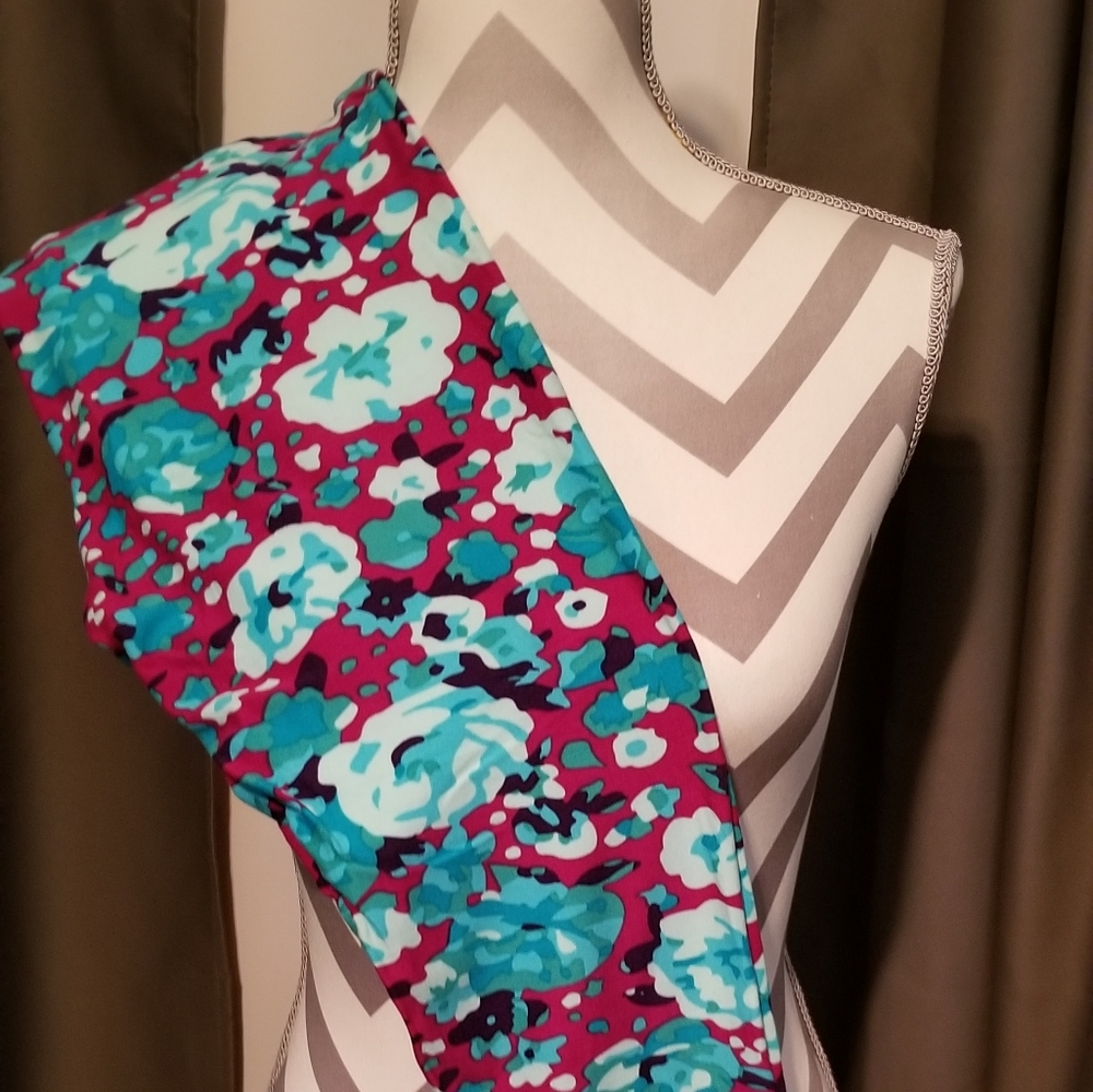 NWT, LULAROE OS LEGGINGS